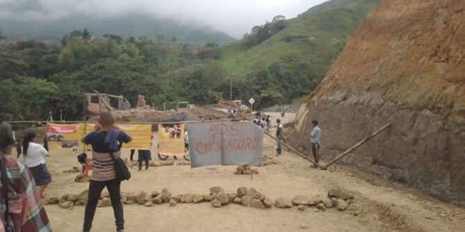 Familias damnificadas de Rosas, Cauca, protestan por falta de soluciones tras deslizamiento de tierra