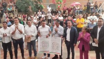 Gobernador de Nariño firmó acta de inicio de proyecto de pavimentación en vías de La Llanada