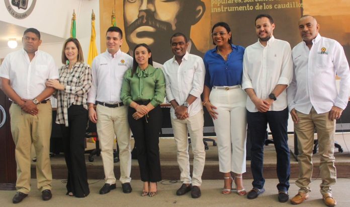 Con la presencia de siete diputados, la gobernadora de La Guajira, Diala Wilches, instaló el primer periodo de sesiones ordinarias. De izquierda a derecha: Yoel Blanchar, Juana Gómez, Alberto Durán, Daniel Ceballos, Oriana Zambrano, Maykel Castilla y Delay Magdaniel.