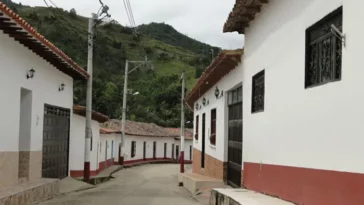 Hombres de las disidencias de las Farc recorrieron calles de González