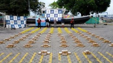 Interceptan lancha que con 985 kilos de cocaína en el Pacífico: tres capturados