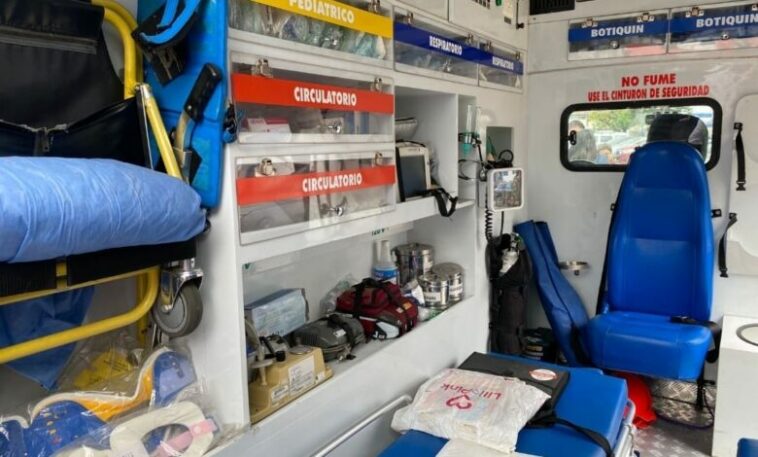 Invias entregó en comodato, una ambulancia al Hospital de Pajarito