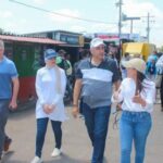 La gobernadora de La Guajira Diala Wilches recorrió en compañía del alcalde de Maicao, Mohamad Dasuki, el corregimiento Paraguachón, llegando hasta la raya, línea fronteriza en Colombia y Venezuela.