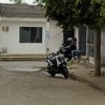 Lo asesinan frente a la novia para robarle la moto