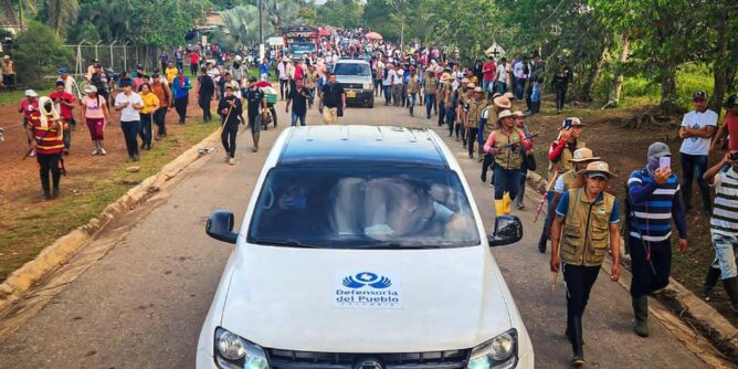 Lograron acuerdo para el regreso de policías y trabajadores de empresa petrolera