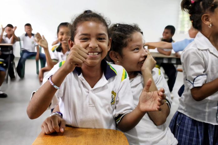 Más de 100 mil estudiantes de Bolívar, primeros beneficiarios en el país de la estrategia Hambre Cero