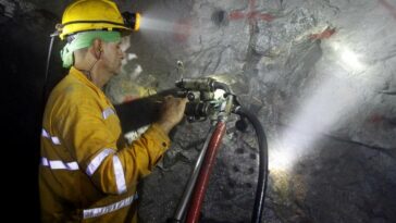 Presidente Petro hace un llamado para mejorar las garantías laborales de mineros