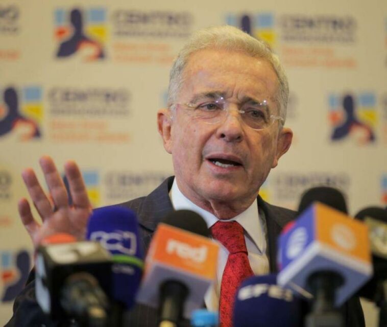 ¿Cuál es la propuesta de Uribe con la que el presidente Petro concuerda?