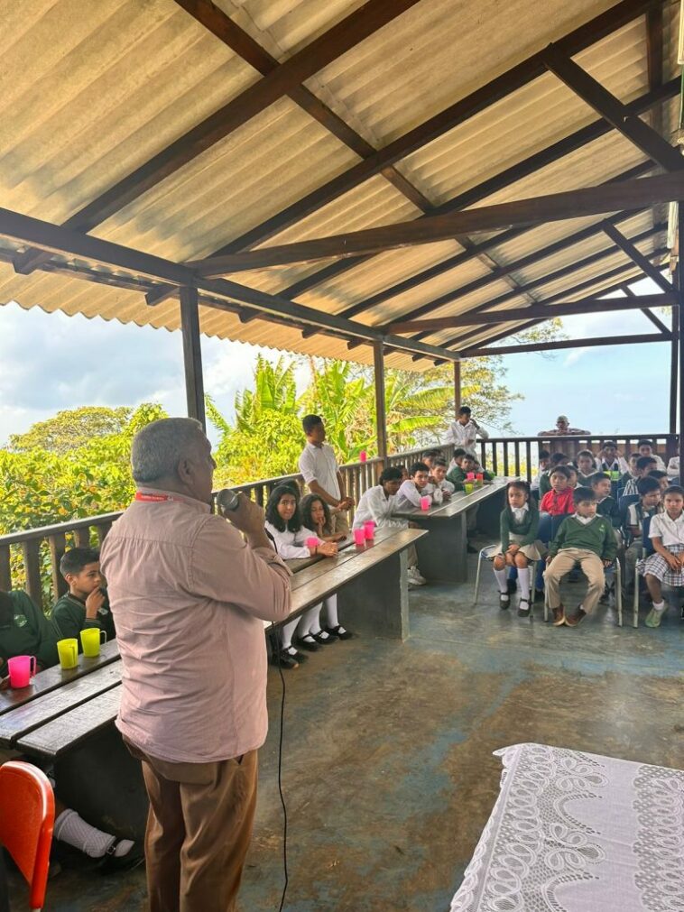 Alcaldía revisa condiciones educativas en colegios de la Sierra Nevada de Santa Marta