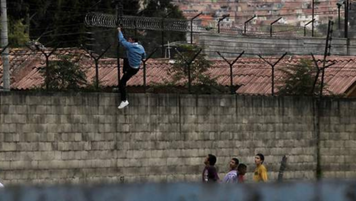 Amotinamiento provoca fuga de 22 jóvenes del Centro Penal para Menores