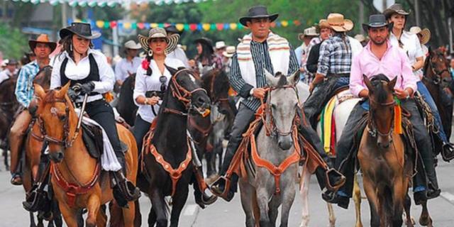 Cabalgatas en el Tolima