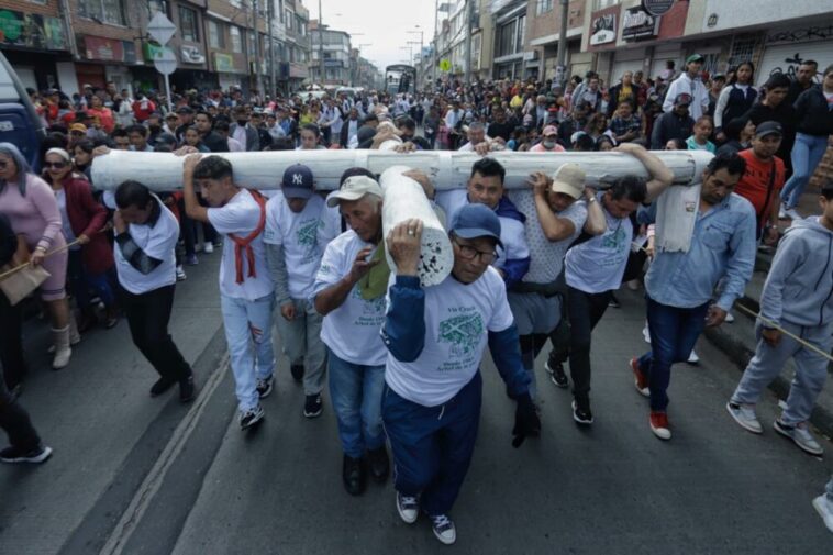 Así transcurrió el Via crucis hasta el ‘palo del ahorcado’, en Ciudad Bolívar