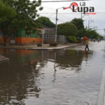 Calle 21 con carrera 6, barrio Córdoba, convertida en piscina olímpica con las primeras gotas de lluvia