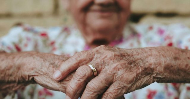 Colombia Mayor: pagos a domicilio para personas mayores de 90 años