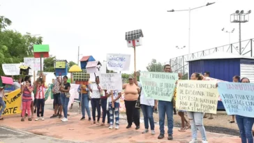 Damnificados de Bosconia  exigen viviendas dignas