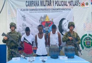 Detención carcelaria contra 3 hombres quienes portarían armamento de uso privativo de las Fuerzas Armadas