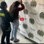 Falsa patrullera de la Policía Nacional capturada por extorsión en Facatativá
