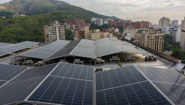 Instalarán paneles solares en nueve escuelas de Cali