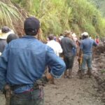 Moradores de La Regadera habilitaron vía de acceso mediante una minga