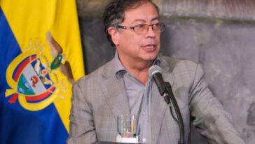 Petro: 'No confundan, si abrimos puertas de la paz no es porque somos flojos'