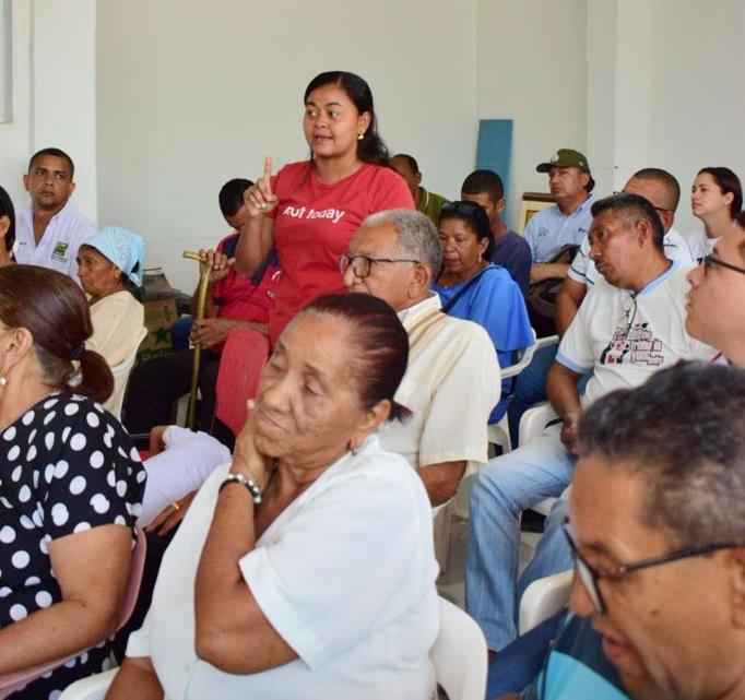 A los pobladores del corregimiento de Papayal, municipio de Barrancas, se les socializó la construcción de pavimento hidráulico.