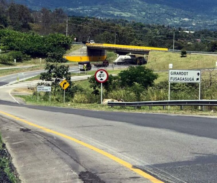 Tras más de 2 horas de cierre se habilitó la vía Bogotá - Girardot