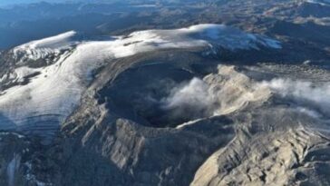 Situación del Volcán Nevado del Ruiz obliga a enviar a estudiantes a clases virtuales en tres municipios de Caldas.