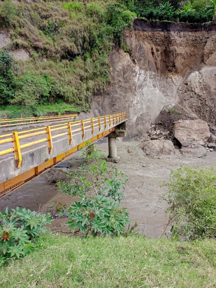 Puentes partidos, acueductos averiados y siguen derrumbes: 11 municipios de Nariño golpeados por las lluvias