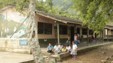 Anuncian millonaria inversión en más de 2.000 escuelas rurales en Antioquia