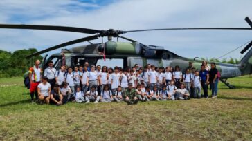 Ejército en Pereira abrió sus puertas a estudiantes de la Institución Rafael Uribe