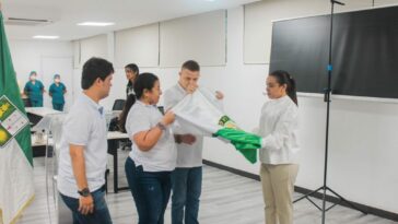 Gobernadora de La Guajira entregó bandera a delegación que participará en la XXIV Olimpiada Especial Fides