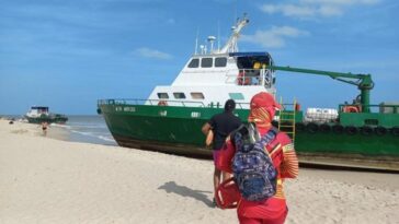 Motonaves de transportar personal de Hocol encallaron en playas de Riohacha