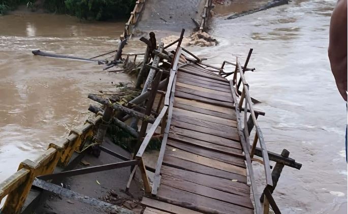 Nuevamente colapsó el puente Palmira en Tierralta