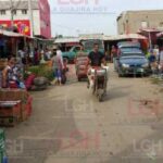 El espacio público y las calles del mercado Viejo y Nuevo (foto) de Riohacha está siendo tomado por vendedores ambulantes y las autoridades no se inmutan.