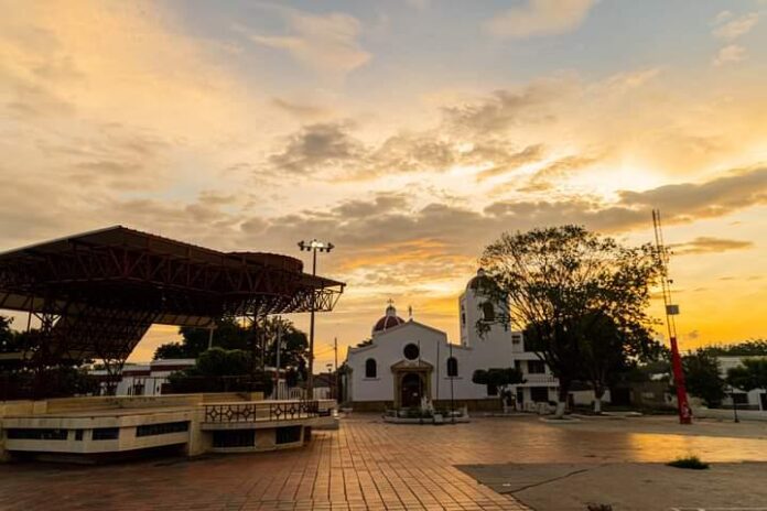 Plaza Central José Prudencio Padilla, en Barrancas.