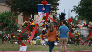 Tragedia en Texas: 8 personas murieron arrolladas frente a centro de migrantes