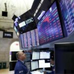 Wall Street termina de dispar en espera de votación sobre deuda