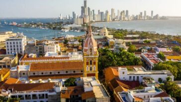 Adulto mayor habría muerto dentro de un taxi por ola de calor que golpea a Cartagena