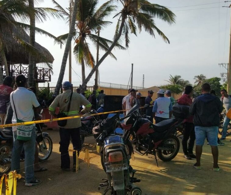 Barranquilla: pescadores paralizan obras de construcción del tren de Las Flores