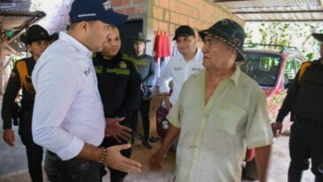 Con ayudas y en medio de inundaciones llegó Gobierno departamental a zona afectada por el invierno en la capital araucana