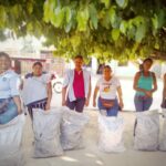 Corpoguajira donó más de 1.200 sacos de carbón vegetal a familias vulnerables de Fonseca y Urumita