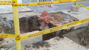 Corrigen pavimento que se tragó hidrante en Cantaclaro
