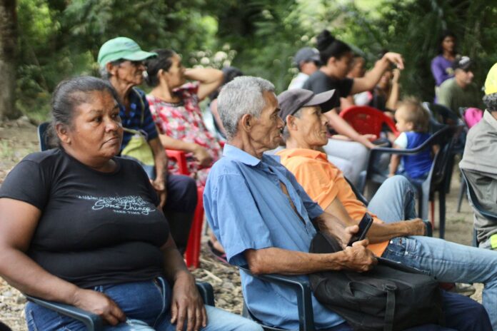 Ese día, fueron invitados los pobladores para socializarle la entrega del servicio de agua en la comunidad.