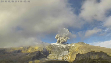 La amenaza de erupción del volcán Nevado del Ruiz sigue latente: SGC