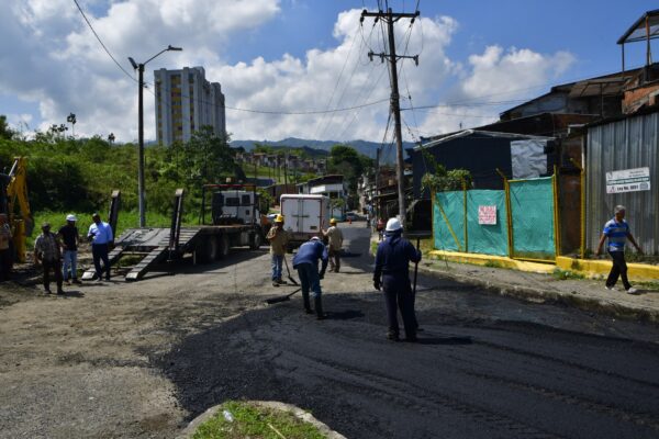 Mantenimiento vial en Guadualito – Cerro Azul beneficia a 3.000 personas