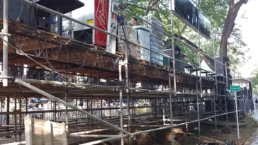 Palco que no cumplía con especificaciones de seguridad fue cerrado