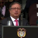 Gustavo Petro en un evento en la Escuela de Caballería de Colombia