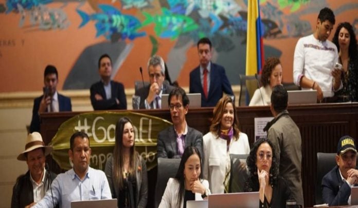 Reforma a la salud se levantó segundo debate.