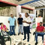 El alcalde Marlon Amaya realizando la socialización del parque que se construirá en el corregimiento de La Punta de los Remedios.