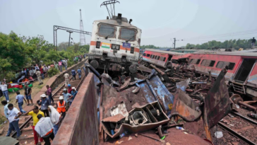 Tragedia en India: más de 280 muertos y casi 900 personas heridas tras choque de tres trenes
